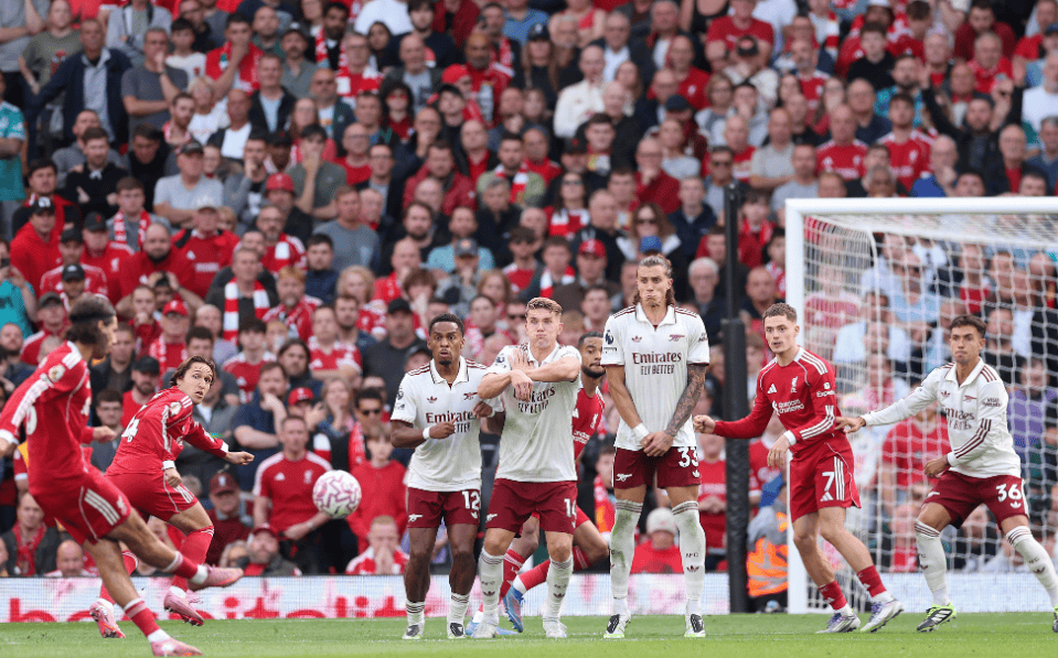 挪威后卫：中场休息时哈兰德让我们多传中，最后奏效了（挪威后卫透露：中场休息哈兰德要求加强传中，最终见效）