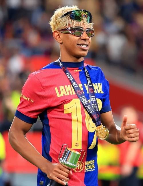 世体：下届欧国联2月12日抽签，冠军奖金总计1050万欧（世界体育报：欧国联下届抽签定于2月12日，冠军可获1050万欧元）