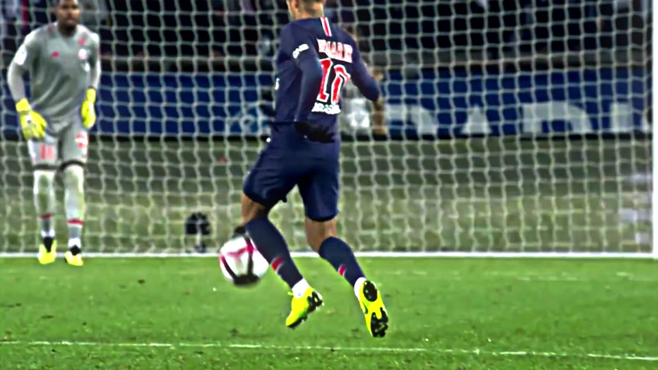 欧冠淘汰赛前瞻：曼城对阵皇家马德里,（欧冠淘汰赛前瞻：曼城迎战皇家马德里）