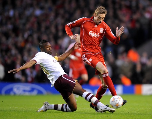 姆巴佩：当你为大俱乐部效力时外界总是议论纷纷，我们要团结（姆巴佩：身处豪门难免被议论，关键是保持团结）