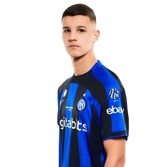 欧联3-4：42岁范佩西率荷甲第2遭罗甲第9绝杀，95分钟丢球酿悲剧（欧联3-4：42岁范佩西率荷甲次席队补时95分钟失守，遭罗甲第9绝杀）