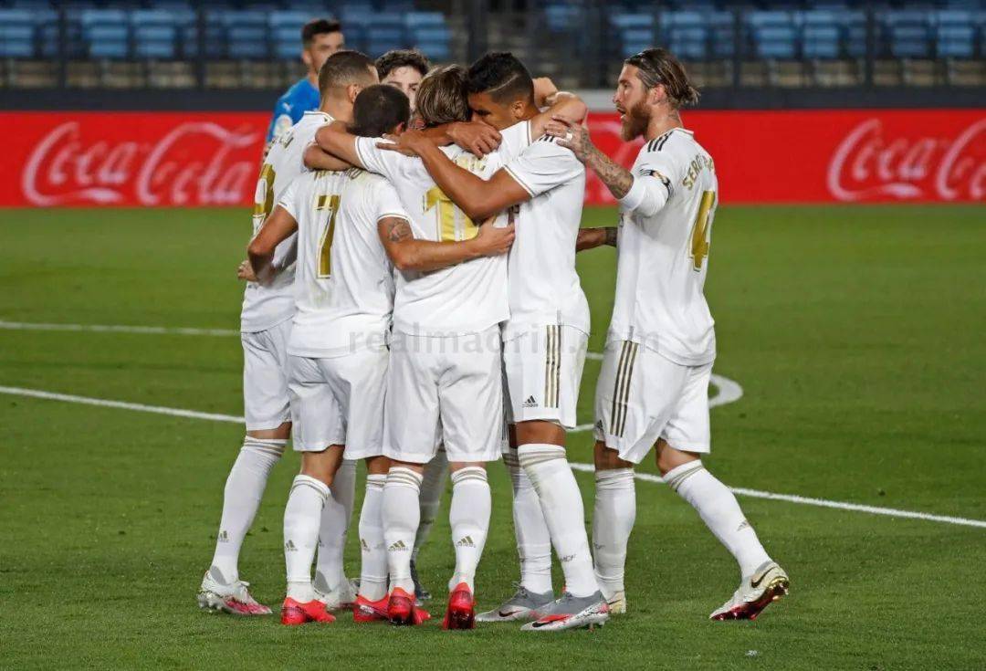 莱切2-1都灵，班达、拉萨纳-库利巴利建功（班达、拉萨纳-库利巴利破门，莱切2-1击败都灵）