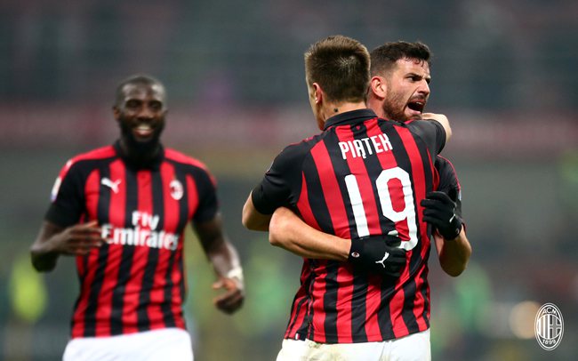 费城内线强势统治篮下（费城内线霸气掌控禁区）