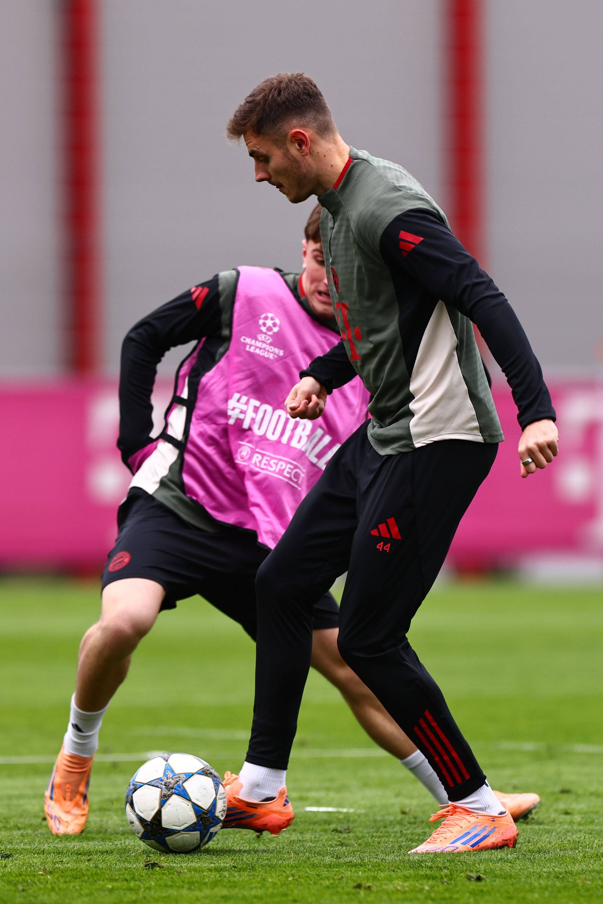 印媒：梅西团队表示不会继续参加今日活动，官员劝说无济于事（印媒：梅西团队决定不再出席今日活动，官员劝说未奏效）