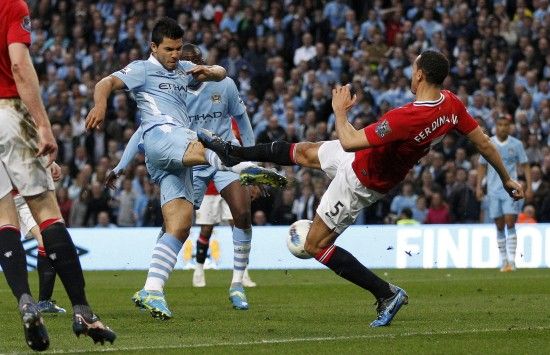 中超赛场争议判罚：VAR判罚引发热议,（VAR判定惹热议：中超赛场争议再起）